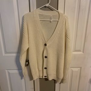 cream knitted sweater.